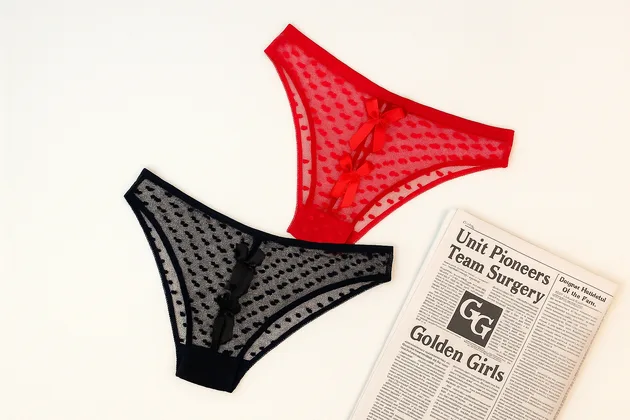 شورت فانتزی توری پشت پاپیونی مدل GG478 در رنگ قرمز مشکی